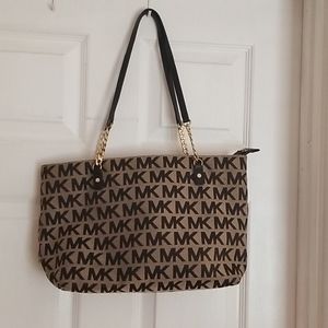 Michael kors tote with gold linked handles